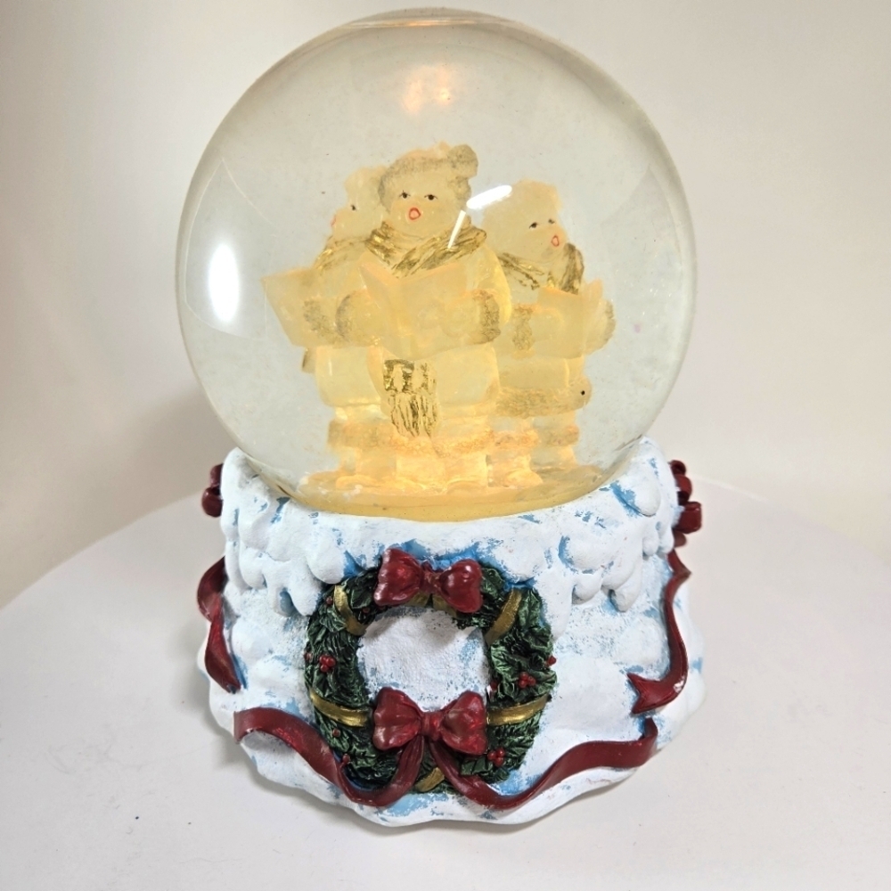 Vintage Winter Carolers Water Snow Globe Light Up Music Box Silent Night Holiday
